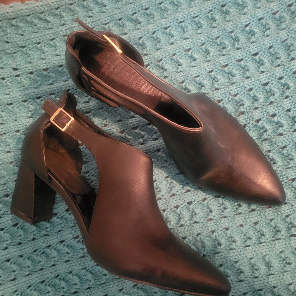 Bellini Black Cutout Heels 3" Heel